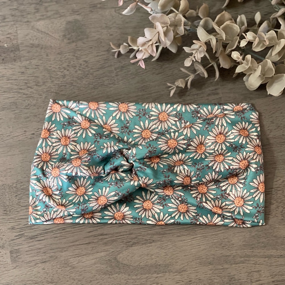 Teal with daisies twist headband